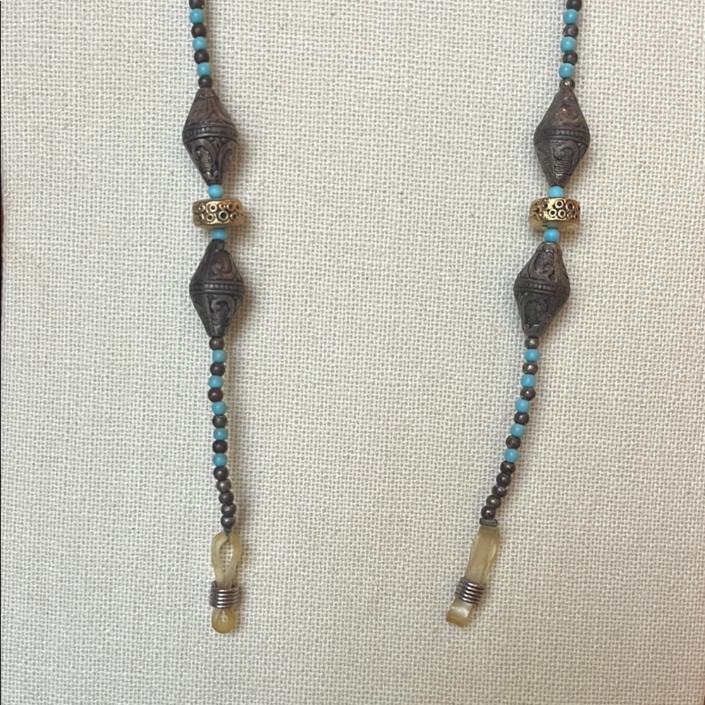 Elegant Turquoise Beaded Eye Glasses holder with Intricate Detailing